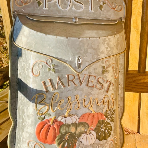 *Harvest Blessings Pumpkin Metal Post Box - Picture 8 of 12